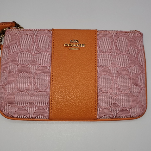 🎁Coach Wristlet in Signature  Jacquard - Picture 7 of 9